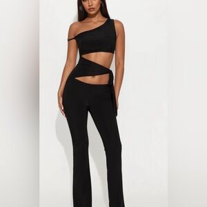 Elegant Black One-Shoulder Jumpsuit